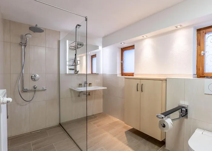 Tschol 別荘 フリルシュ